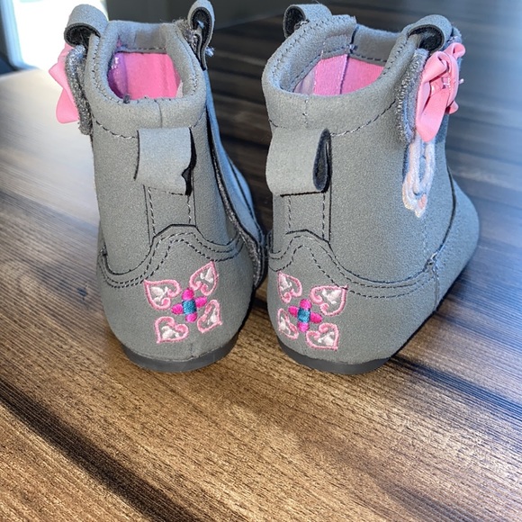 Disney Minnie Mouse Boots - Picture 3 of 6